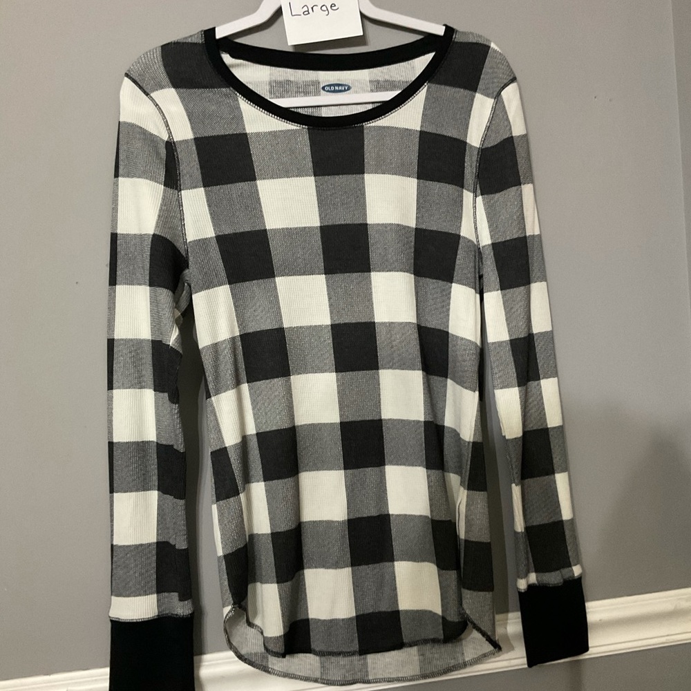 Old Navy Long Sleeve T-Shirt